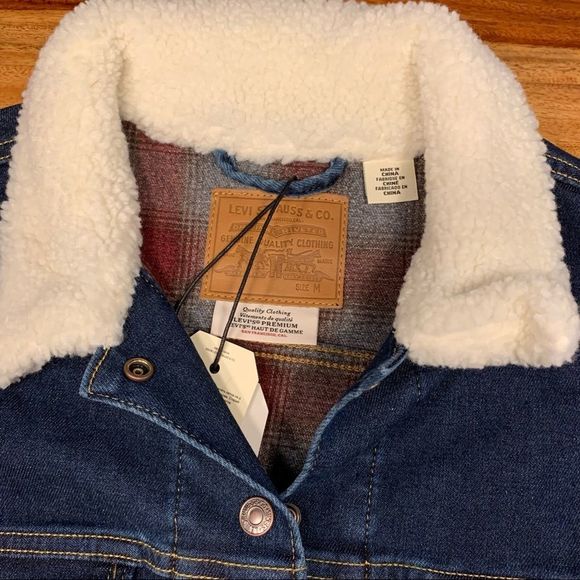 SIZE M LEVI’S JEAN JACKET - Picture 3 of 8